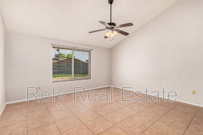 Building Photo - 5505 W Sunnyslope Ln Rental