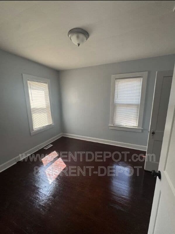26 W Tennessee St