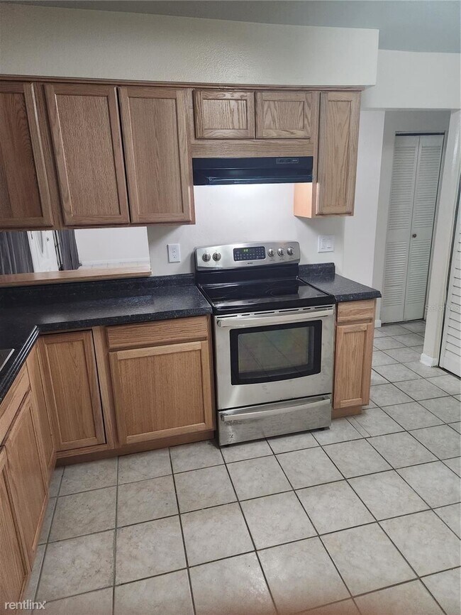 3 br, 2 bath House 5108 R Springwater Court House Rental in Tampa, FL