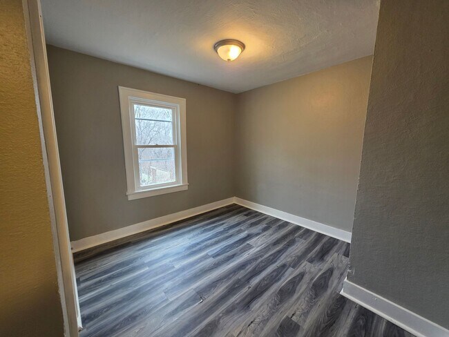 Photo - 3 bedroom 1 bath house for rent in the West End!