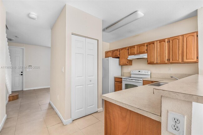 Photo - 3360 NE 14th Dr