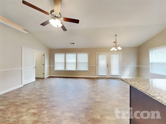 Photo - 321 Trail Crossing Ln