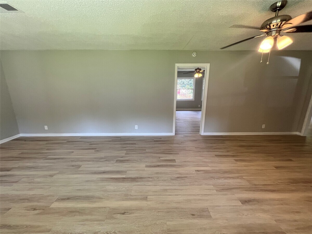 Photo - 2502 N Houston Dr