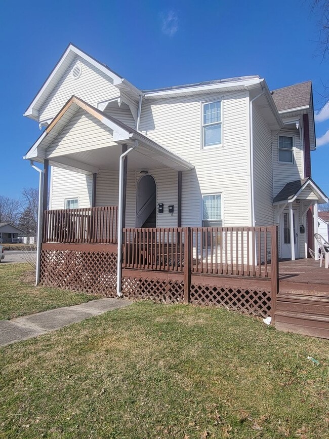 Building Photo - 924 W 5th St Unit 928