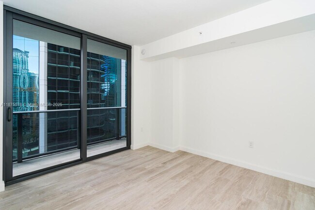 Photo - 55 SW 9th St Unidad 1606