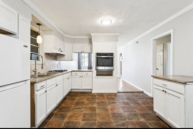 Photo - 7928 Edward St