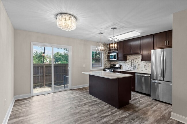 Photo - Courtyard Townhouse Apartments