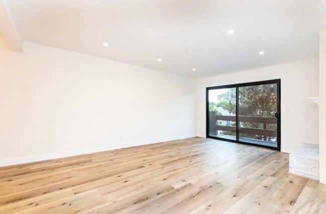 Photo - 4524 Tujunga Ave Unit 4