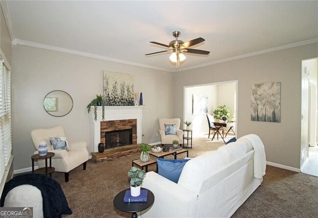 Photo - 1213 Kingsbury Ln