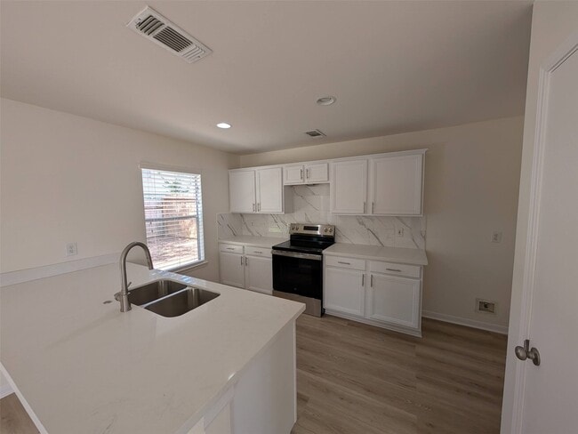 Building Photo - 11726 Rolling Stream Dr Rental