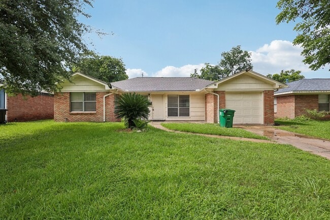 Photo - 6401 Rowan Ln