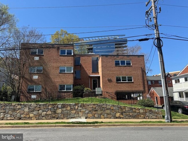 Building Photo - 1510 N Rolfe St Unit 2 Rental