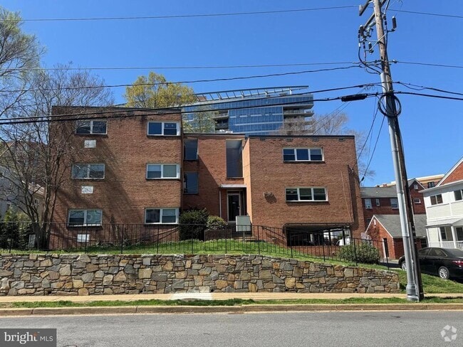 Building Photo - 1510 N Rolfe St Unit 2 Rental