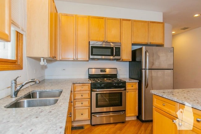 Photo - 2717 N Wayne Ave Unidad 3N