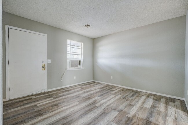 Photo - 2 bed, 1 bath apartment in noble, ok Unit 5