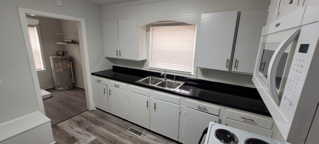 Photo - 3008 Peebles Dr