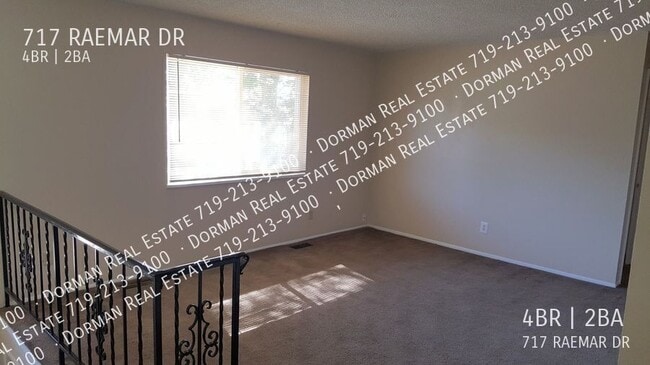 Photo - 717 Raemar Dr