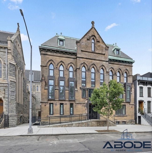Photo - 433 Sackett St