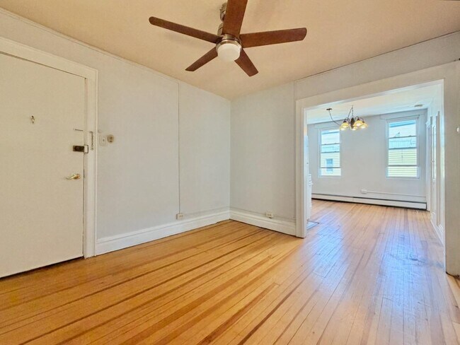Photo - 409 Monmouth St Unidad 3