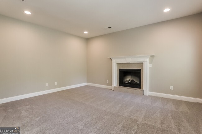 Photo - 1299 Vonda Ln SW