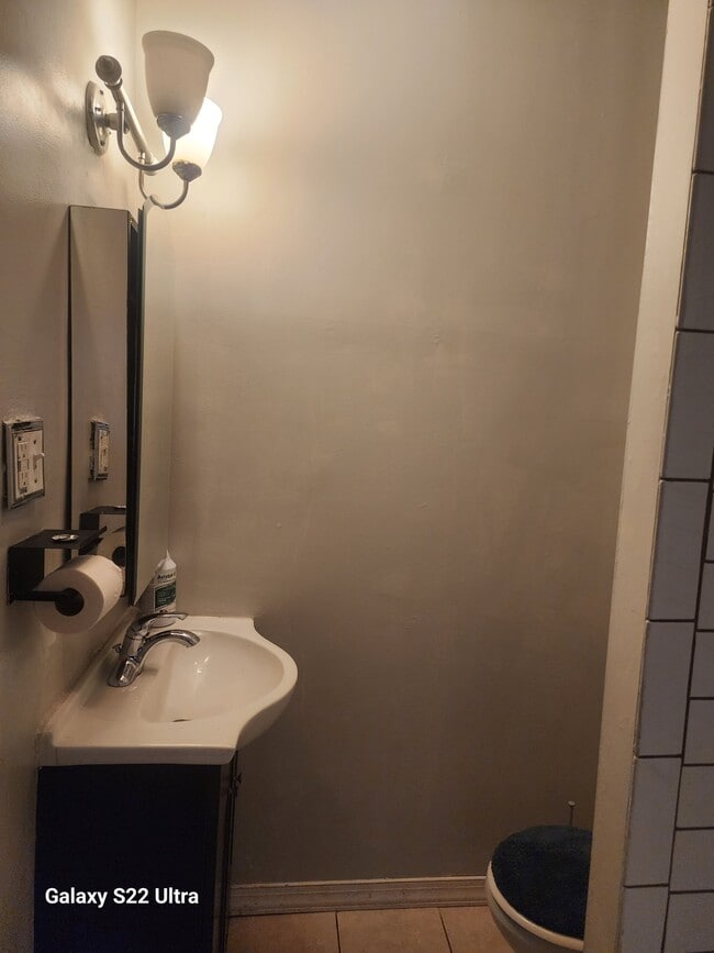 124 N 13th St Unit 2nd floor