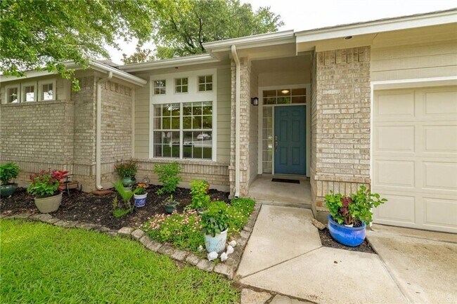610 Palo Alto Ln