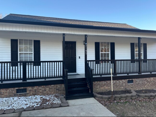 Photo - 2105 McKinnon Dr