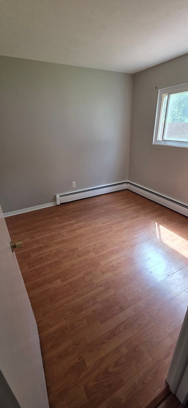Photo - 8096 Bellflower Rd