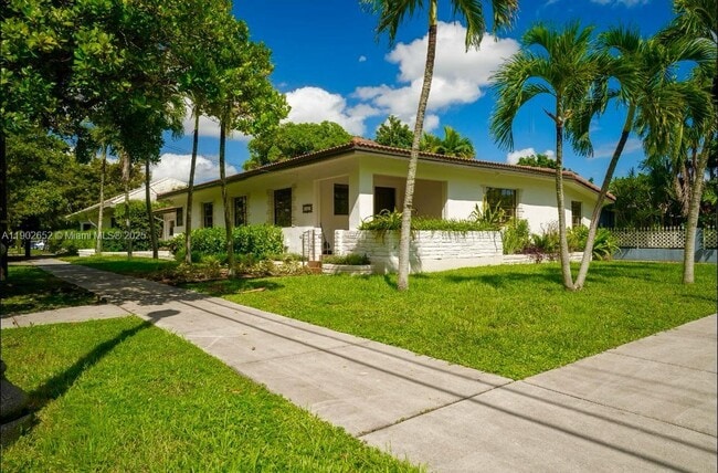 Building Photo - 2121 SW 13th Ave