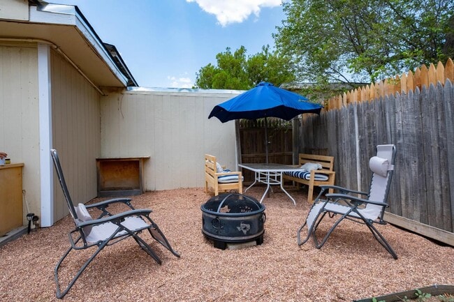 Photo - 4205 Bowie St