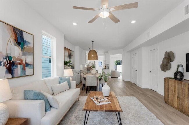 Photo - 1912 W Chestnut St