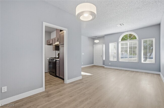 Photo - 1460 Daybreak Rd