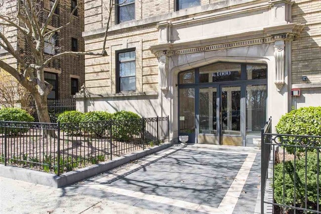Photo - 1000 Hudson St Apartment Unit 504