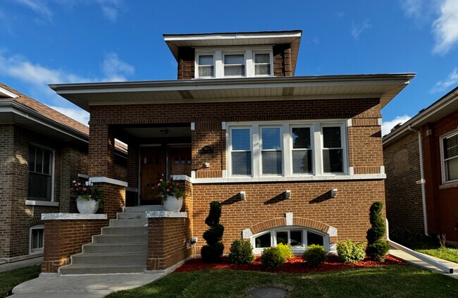 5648 W Warwick Ave Unit #2