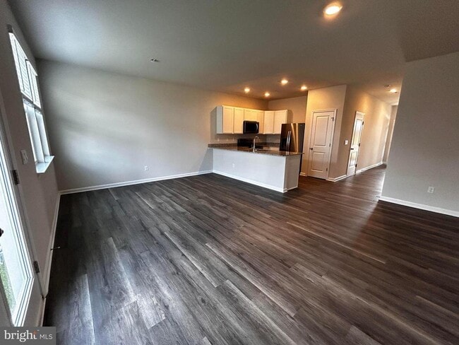 Building Photo - 118 Willett Holw St