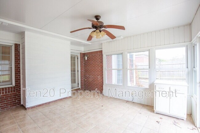 Photo - 6040 N Pointe Dr