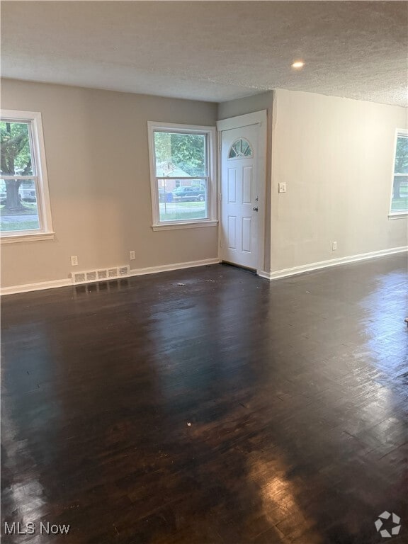Building Photo - 2315 Greenvale Rd Rental