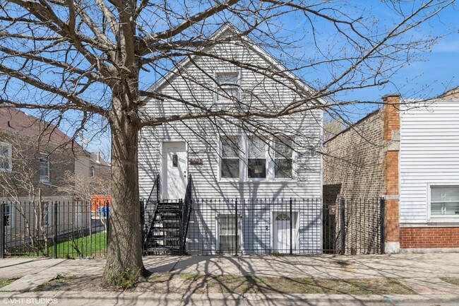Photo - 2622 W Luther St House