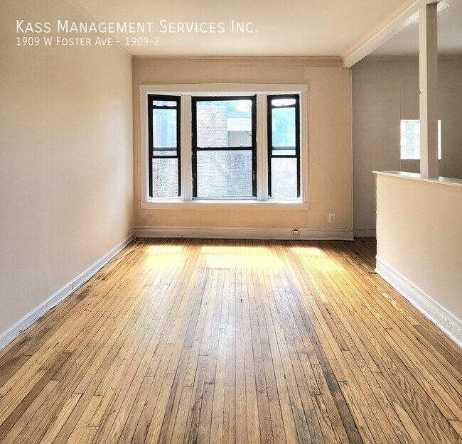 Photo - 1909 W Foster Ave Unit 1909-2
