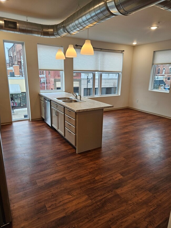 Photo - Tama Too Apartments