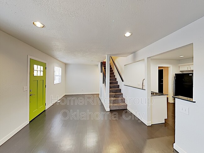 Photo - 6024 W Hefner Rd