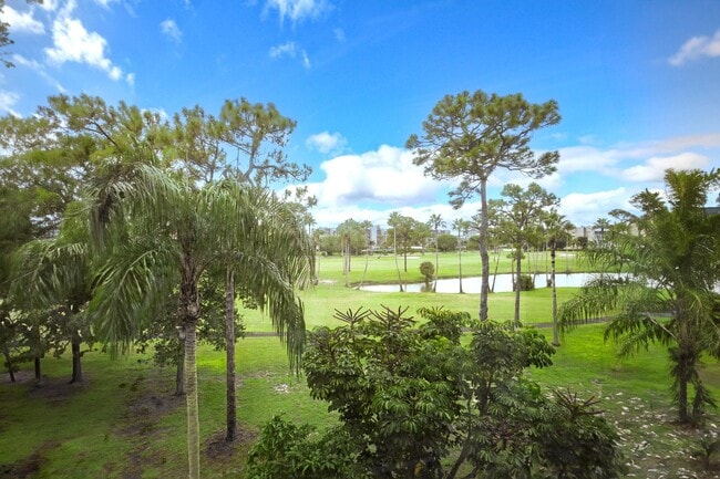 Photo - 3810 Via Poinciana Unit 404
