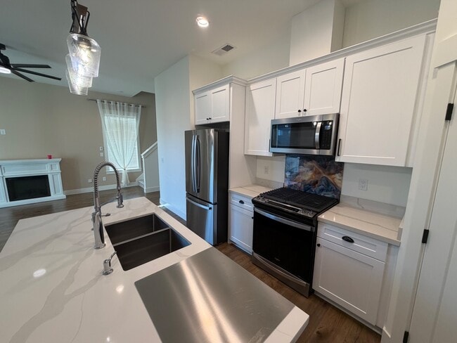 Photo - 307 Talons Dr