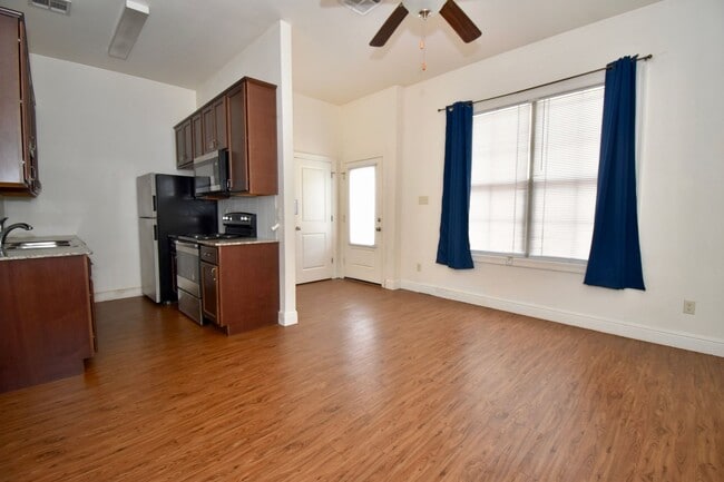 Photo - Hidden Oaks Apartments Unit 2412 W. Barnett Springs Ave