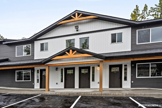 Building Photo - 12378 Lake St Unit 12378 (T24)