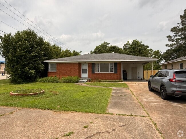 Building Photo - 2410 Forest Home Rd