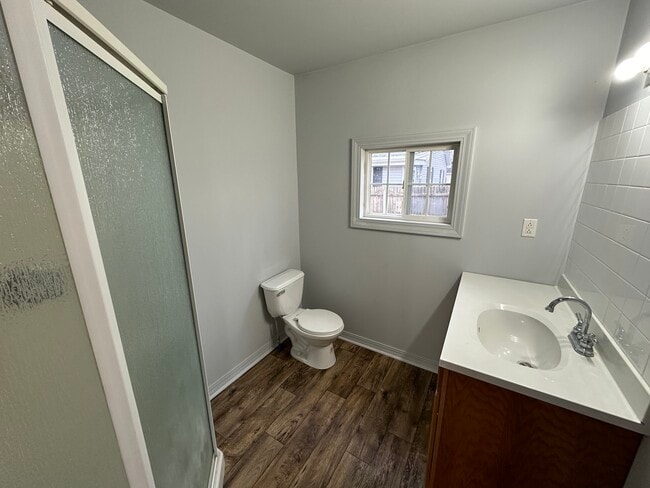 Photo - 939 Cunningham-