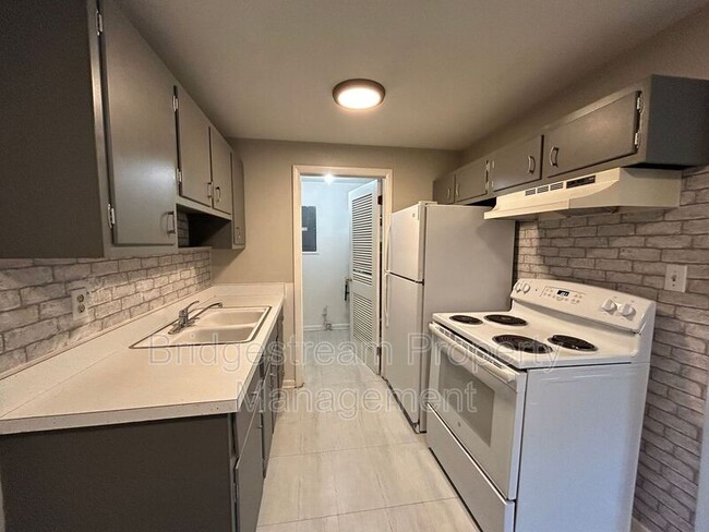 Photo - 1850 John Glenn Rd