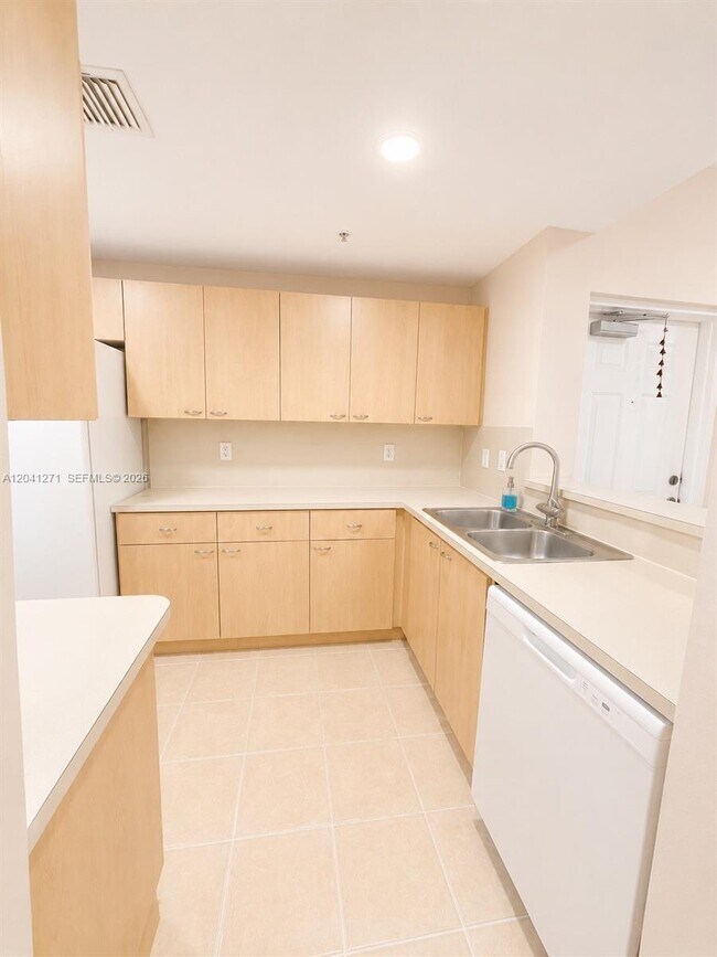 Photo - 6670 NW 114th Ave Unit 603