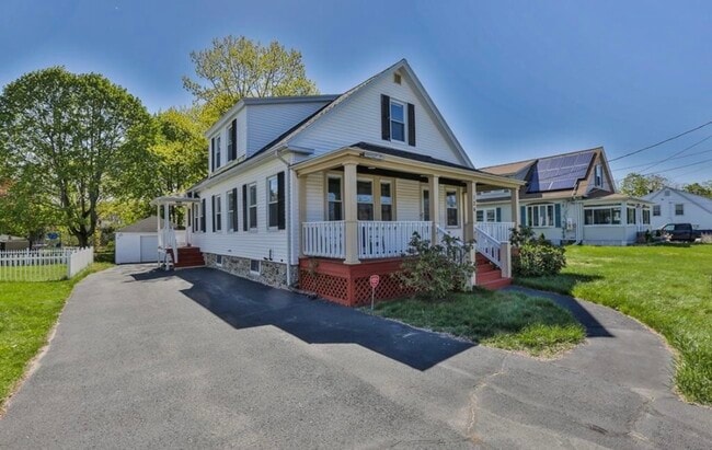 Photo - 124 Haverhill St Unit Large bedroom